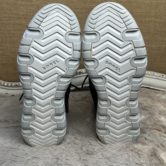 Sorel | Explorer Next Joan Cozy | Black, Moonstone | Size 6 - Picture 8 of 15